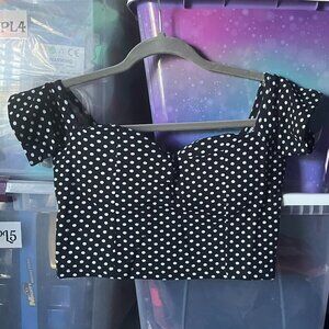Diva Apparel Juniors Black and Whit Polka Dot Half/Cropped Shirt Size Small NWOT